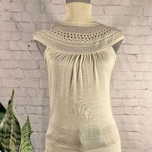 ARDEN B. Size Medium Ivory Crochet Design Sleeveless Knit Turtleneck